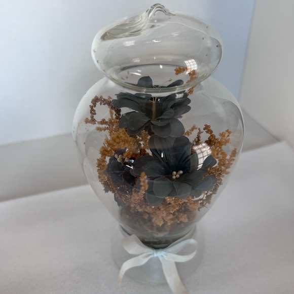 Vintage Decor with blue flowers - Picture 3 of 6